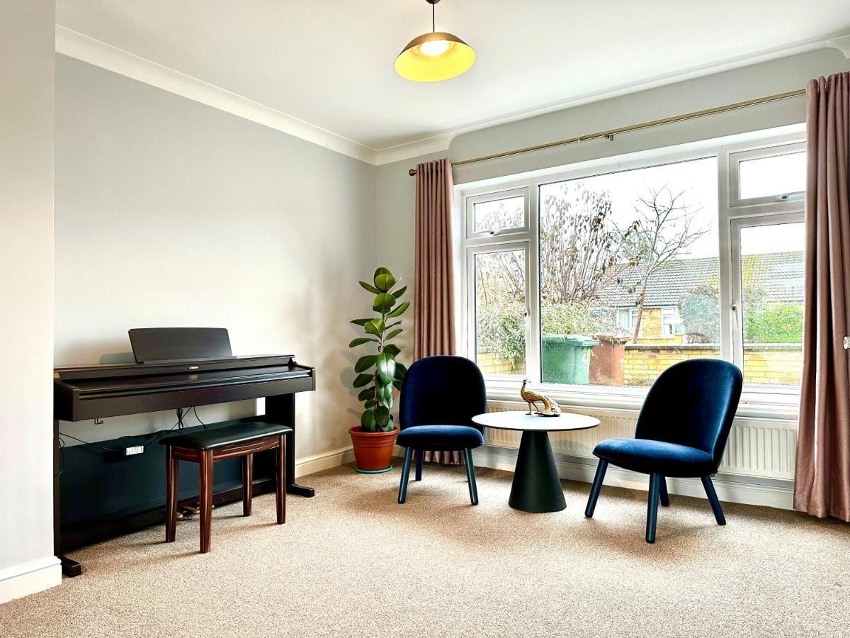 Spacious 3 Double Bedroomed House In Бистер Экстерьер фото